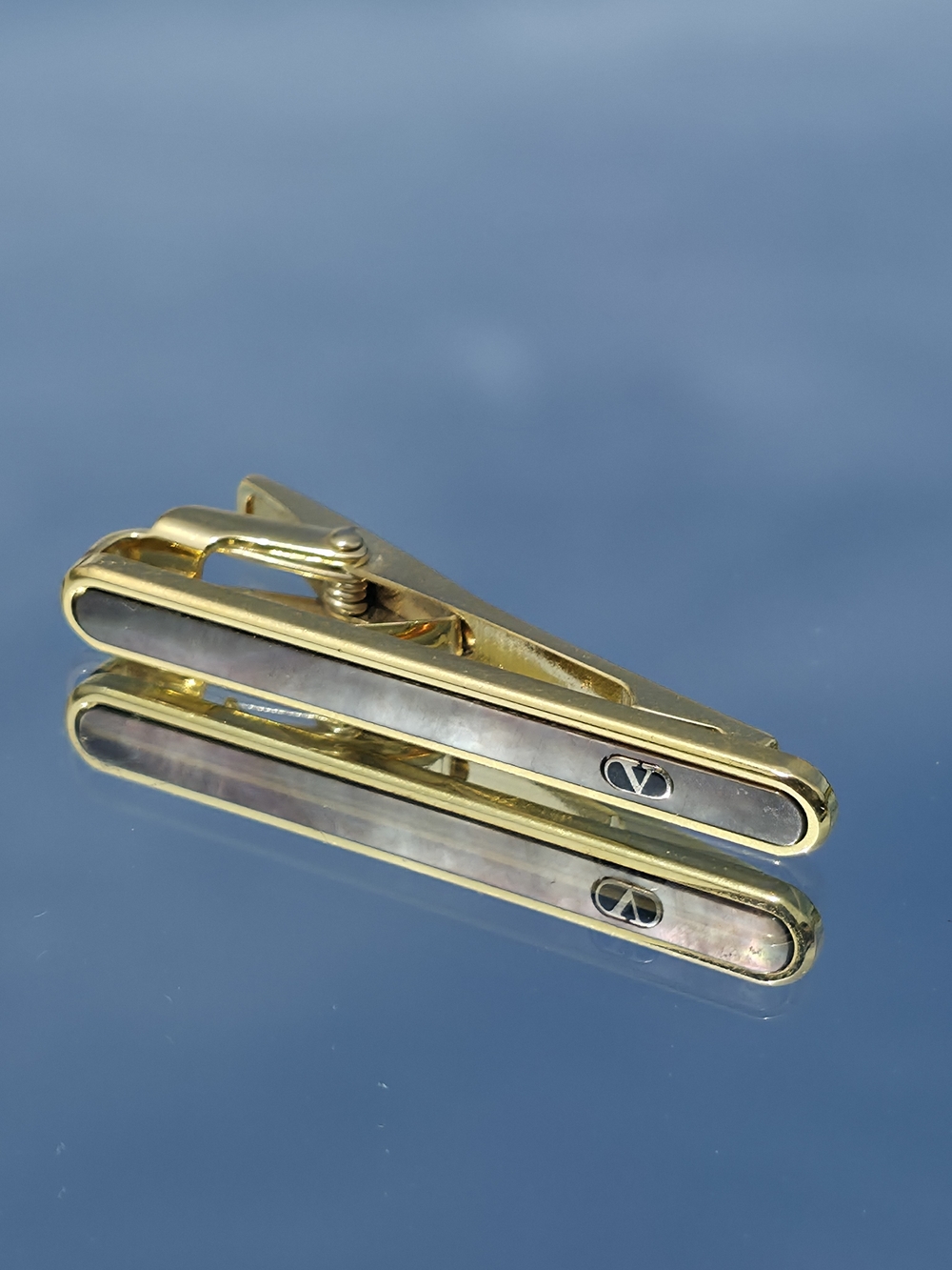 Vintage Valentino Garavani VLogo Tie Clip Gray Mother of Pearl Gold Tone Bar